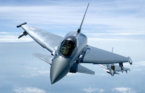 eurofighter-typhoon-flying-1784x1140