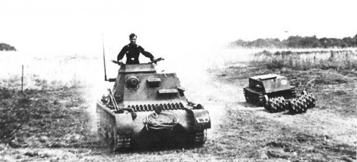 PANZER I DE COMANDA SI UN BORGWARD II DEMINOR (1)