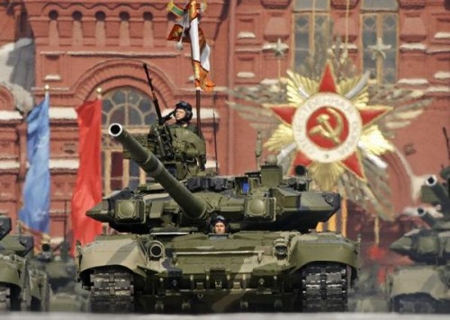 russian-t-90-battle-tanks-roll-through-red-square-during-the-victory-day-military-parade-in-moscow-may-9-2008