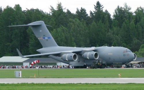 800px-C-17_Boeing_Globemaster_III