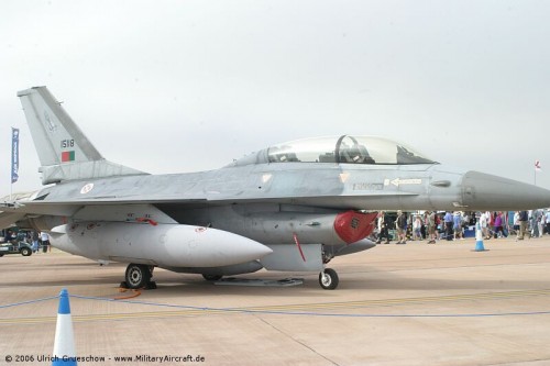 F-16B_RIAT2006_001_800