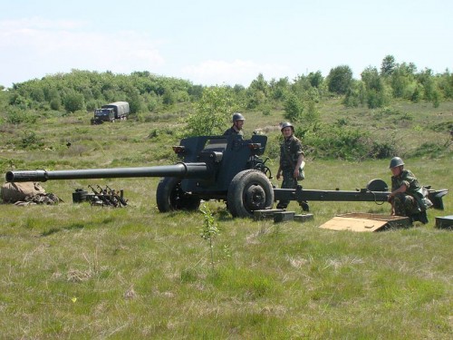 800px-Batalionul_612_artilerie_antitanc_18