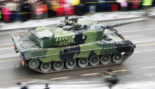 800px-Finnish_Leopard_2