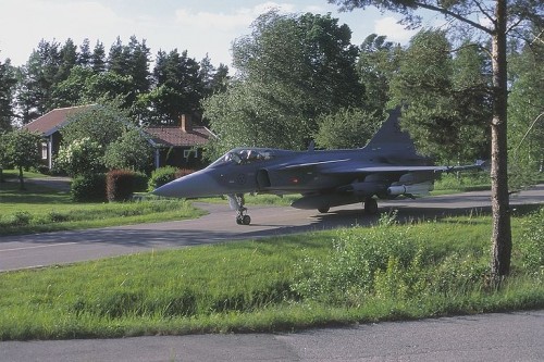 GRIPEN PE O BAZA DE DISPERSARE