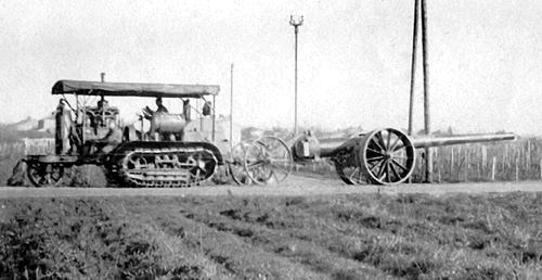 0.4 World-war-i-holt-artillery-tractor