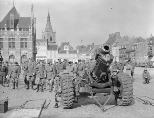 12 6inch26cwtHowitzerOrchies23April1940