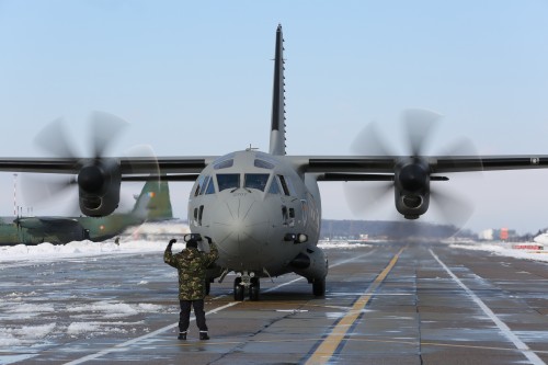 Dirijarea aeronavei la sol - foto Vali Ciobircă