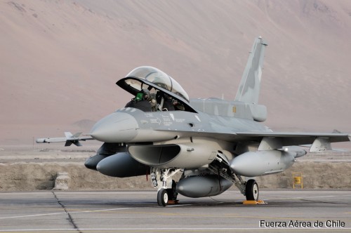 AIR_F-16D_Chile_Closing_Tarmac_lg