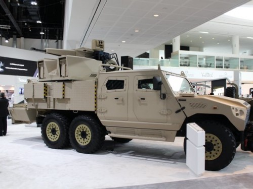 NIMR_HAFEET_30mm_Gun_Truck_presented_at_IDEX_2015_640_001