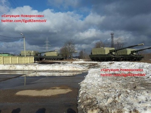 Russian_army_has_taken_delivery_of_12_2S35_Koalitsija-SV_new_152mm_self-propelled_howitzers_640_001
