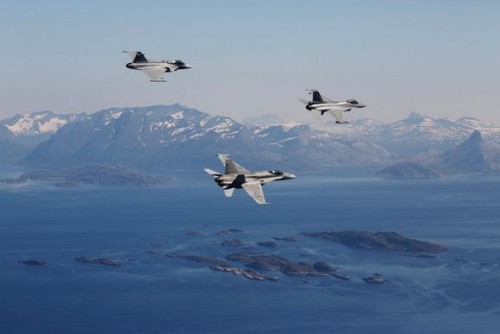 Arctic+Challenge+2015+ilmavoimat+lentotoimintaharjoitus+sotilaslentokone+Hornet+hävittäjä+tunturit