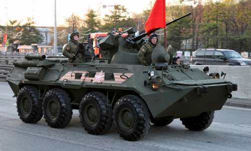 btr82_parade725