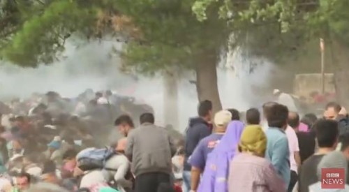 politia-macedoneana-foloseste-gaze-lacrimogene-impotriva-imigrantilor