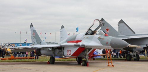 MiG-29SMT_on_the_MAKS-2009_(01)