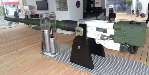 Noul tun Rheinmetall cal.130mm