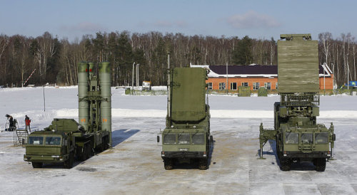 S-400-Battery-Components-Missiles.ru-2S