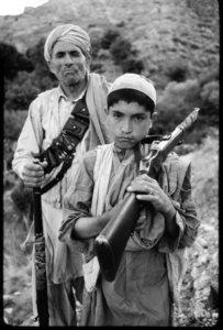 copil-pentru-rusi-luptator-pentru-afgani