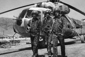 piloti-sovietici-de-mi-8-in-afganistan