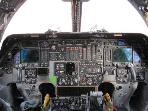 b-1-cockpit