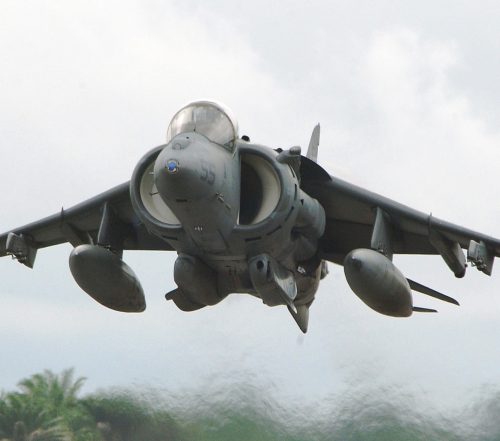 AV-8B Harrier II doboara rachete houthi in marea rosie