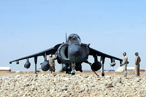 AV-8B Harrier II doboara rachete houthi in marea rosie
