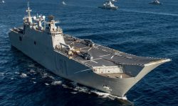 India isi doreste patru nave de asalt amfibiu LPD